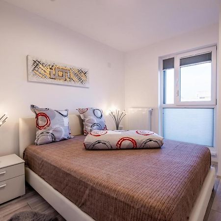 Luxury Westpark 2 Presidentialsuite With Lake View W4 부쿠레슈티 외부 사진