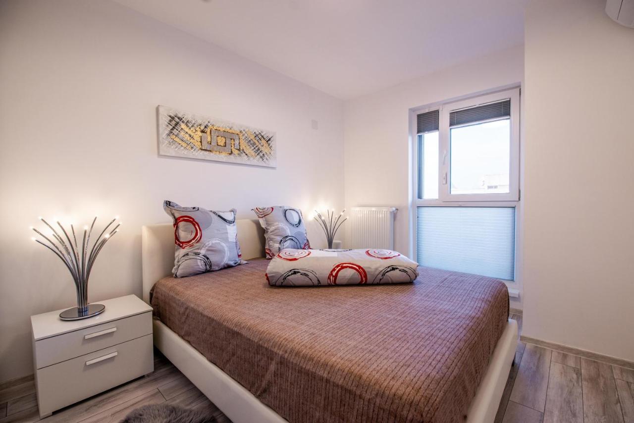 Luxury Westpark 2 Presidentialsuite With Lake View W4 부쿠레슈티 외부 사진