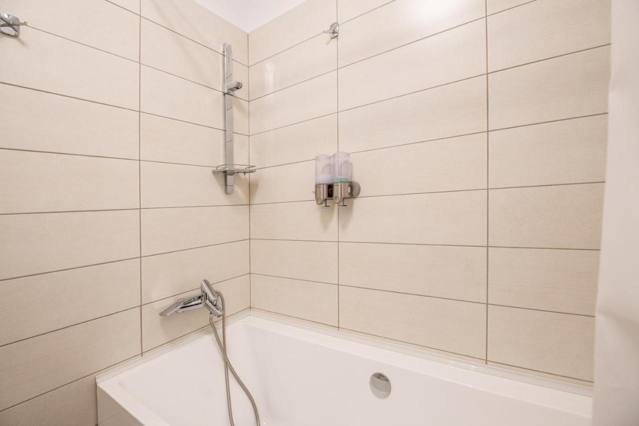 Luxury Westpark 2 Presidentialsuite With Lake View W4 부쿠레슈티 외부 사진
