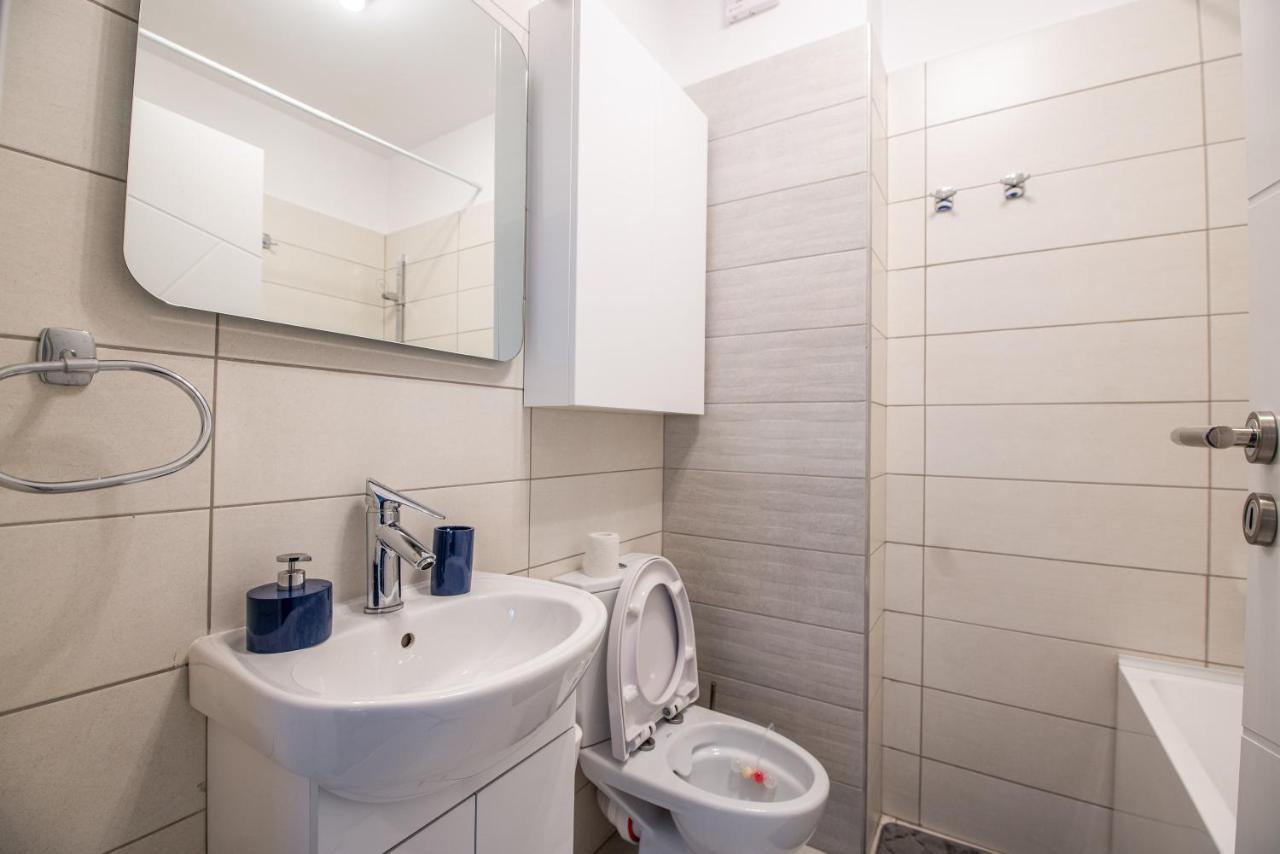 Luxury Westpark 2 Presidentialsuite With Lake View W4 부쿠레슈티 외부 사진
